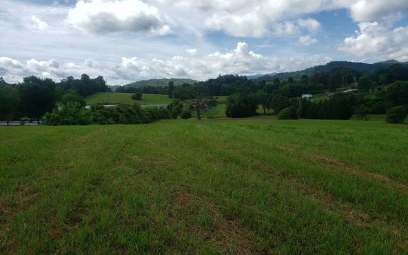 4 US Hwy 64, Hayesville, NC 28904